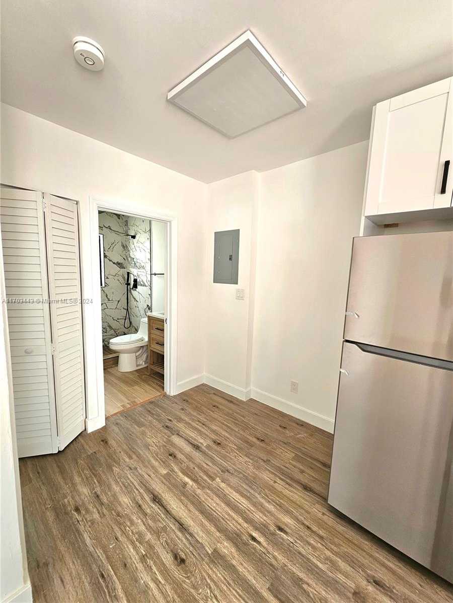 Small Image of 1946 PIERCE ST #1, Hollywood Number 25