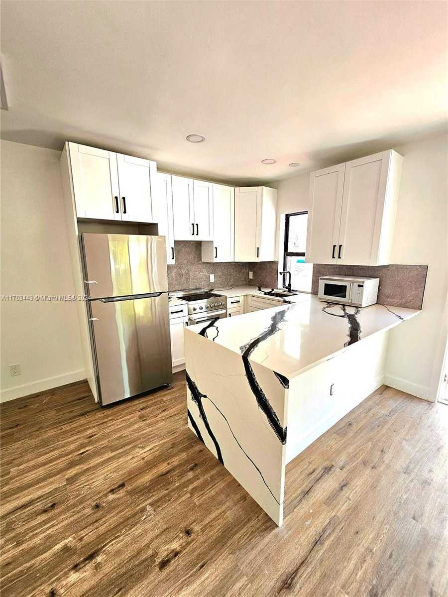 Small Image of 1946 PIERCE ST #1, Hollywood Number 26