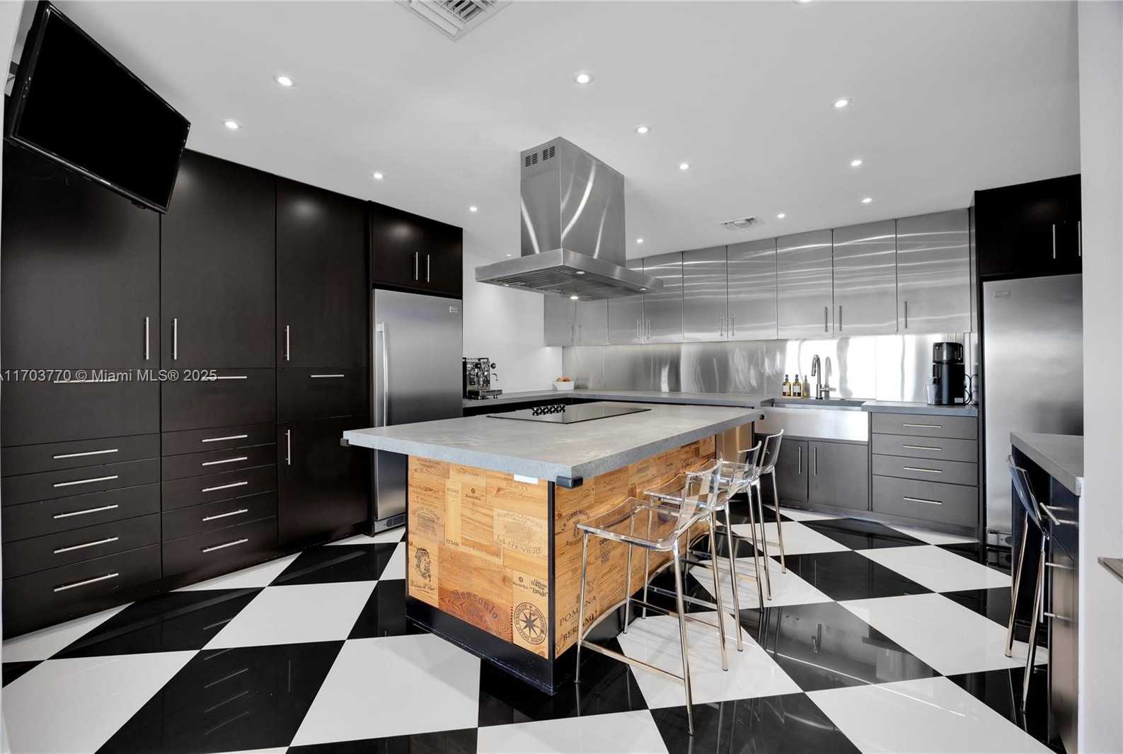 Small Image of 1800 NORTH EAST 114TH ST #PH05, Miami Number 13