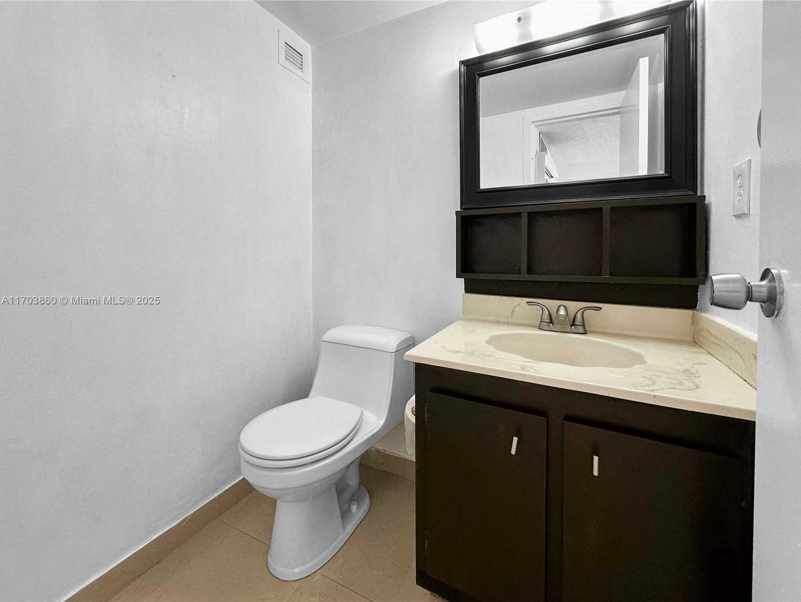 Small Image of 17021 NORTH BAY RD #426, Sunny Isles Beach Number 10