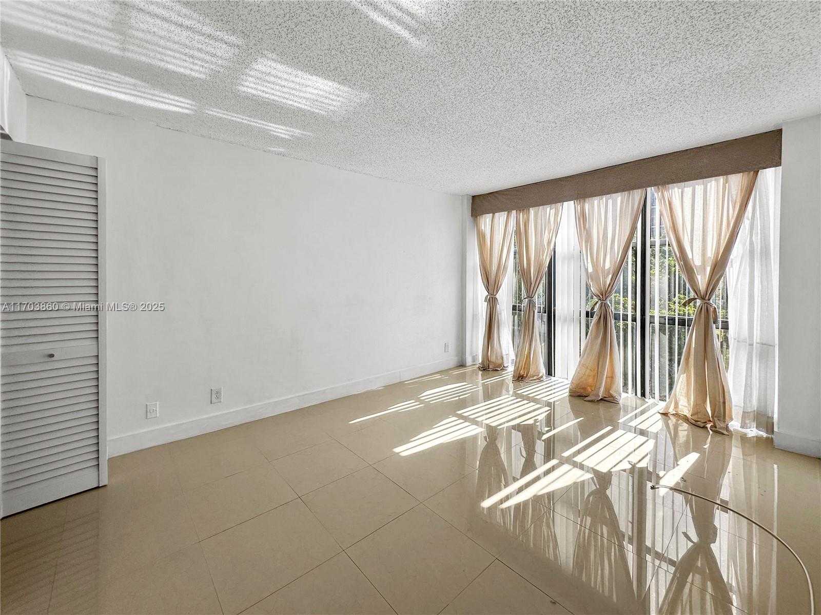 Small Image of 17021 NORTH BAY RD #426, Sunny Isles Beach Number 11