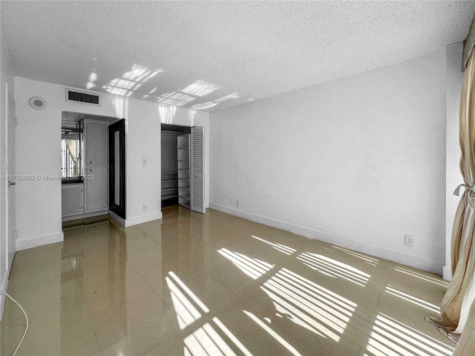 Small Image of 17021 NORTH BAY RD #426, Sunny Isles Beach Number 12
