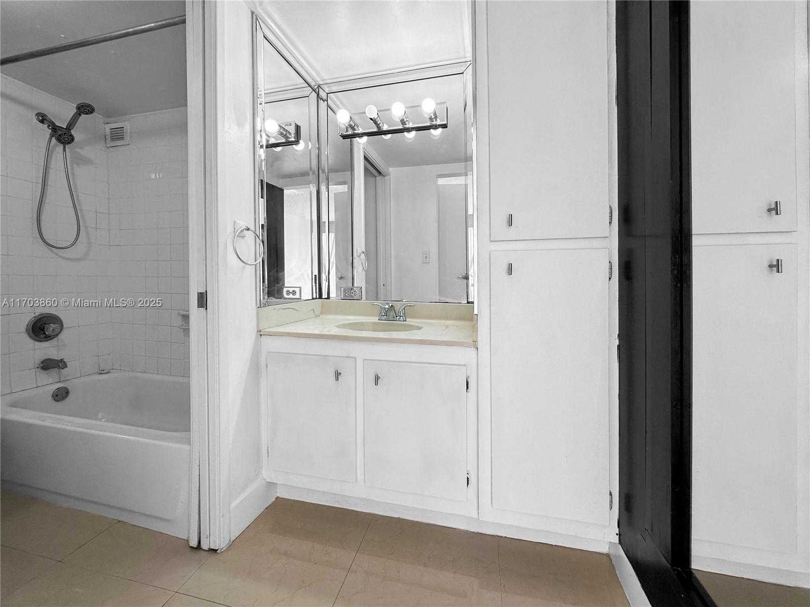 Small Image of 17021 NORTH BAY RD #426, Sunny Isles Beach Number 14