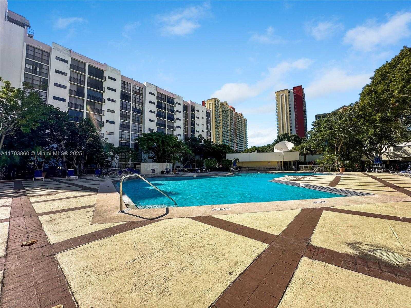 Small Image of 17021 NORTH BAY RD #426, Sunny Isles Beach Number 19