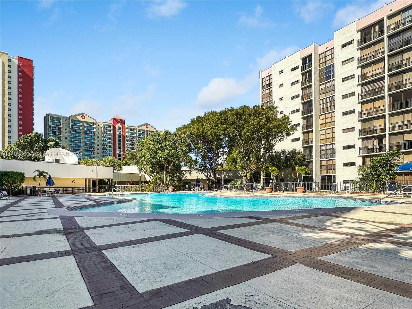 Small Image of 17021 NORTH BAY RD #426, Sunny Isles Beach Number 20