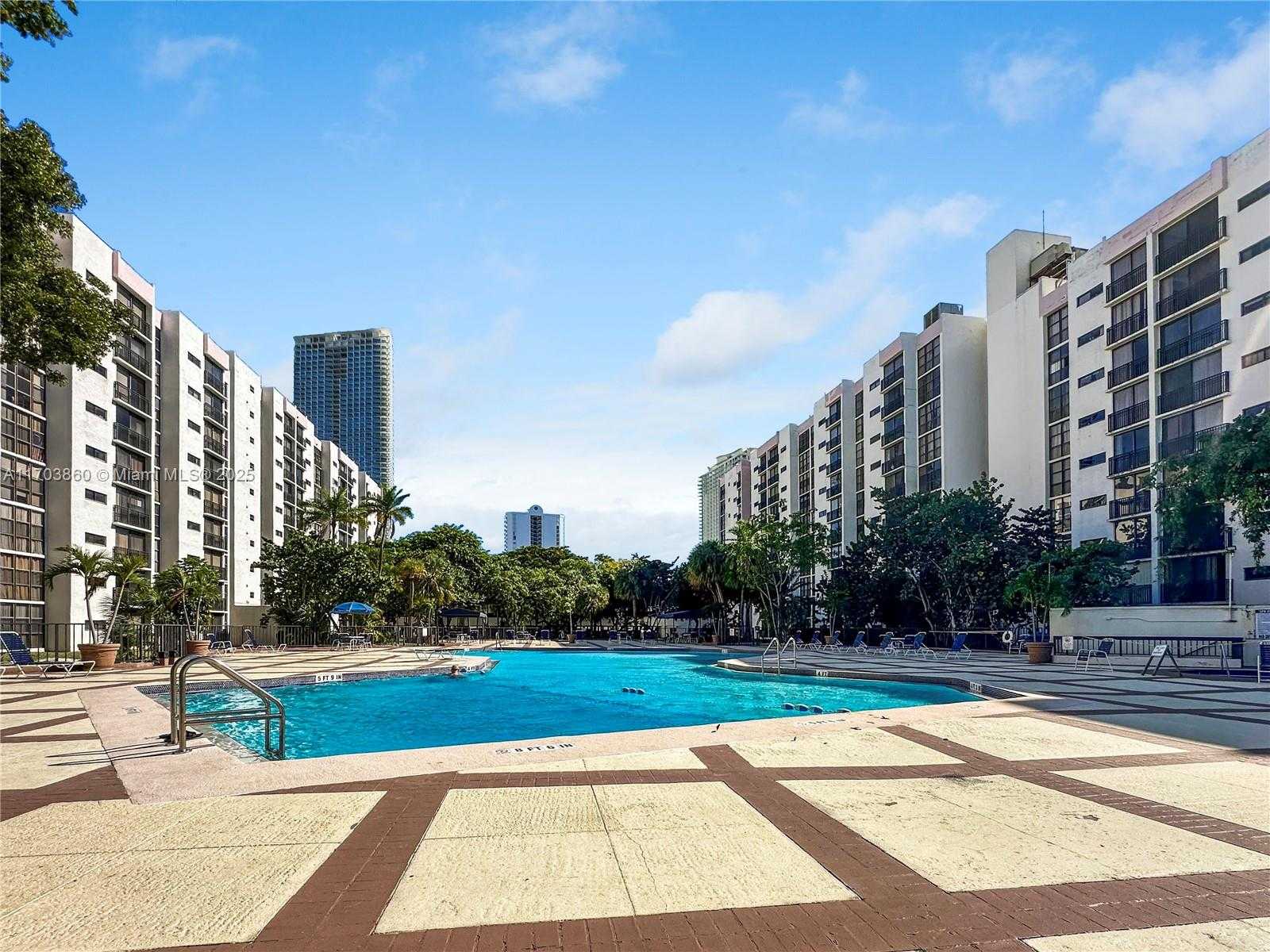 Small Image of 17021 NORTH BAY RD #426, Sunny Isles Beach Number 22