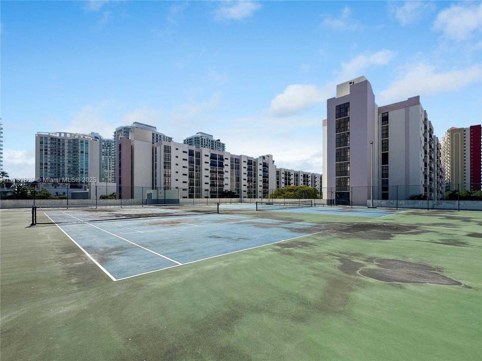 Small Image of 17021 NORTH BAY RD #426, Sunny Isles Beach Number 25