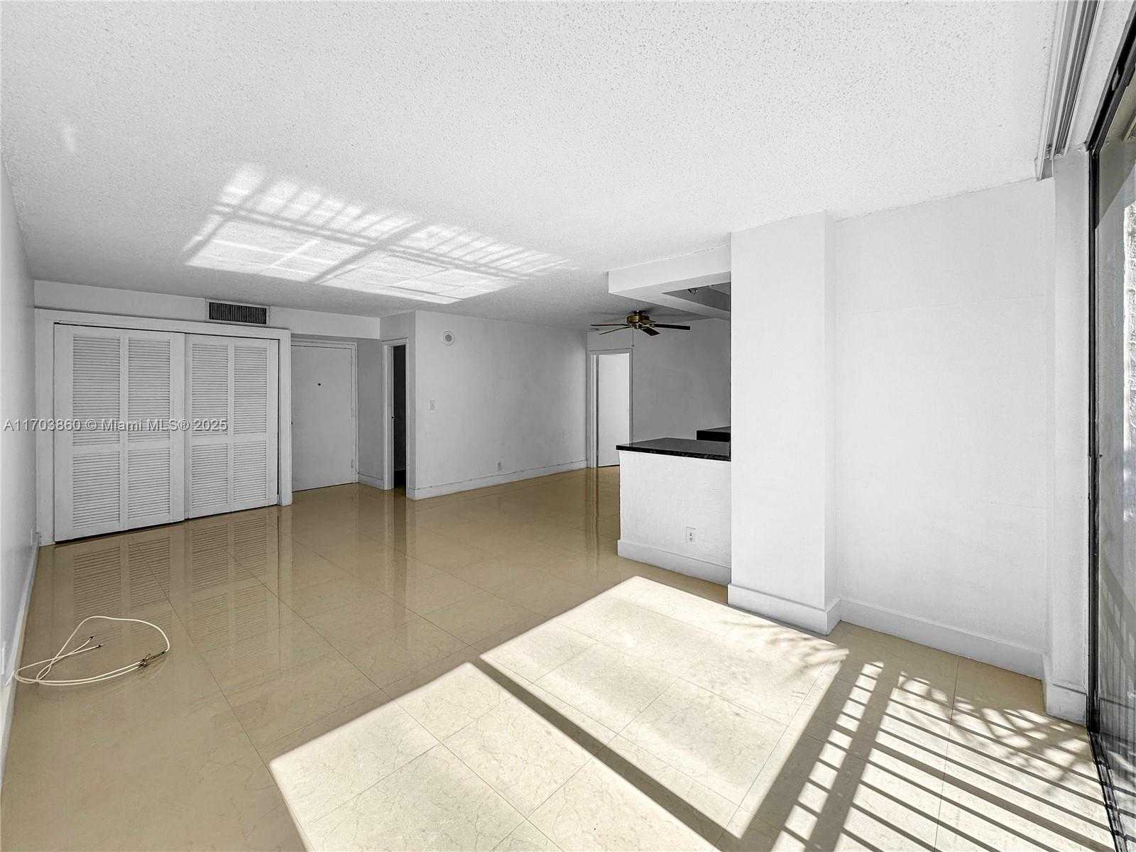 Small Image of 17021 NORTH BAY RD #426, Sunny Isles Beach Number 4