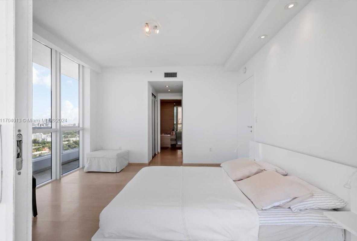 Small Image of 540 WEST AVE #1914, Miami Beach Number 12