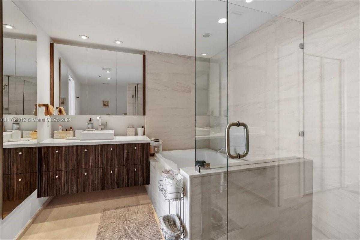 Small Image of 540 WEST AVE #1914, Miami Beach Number 16