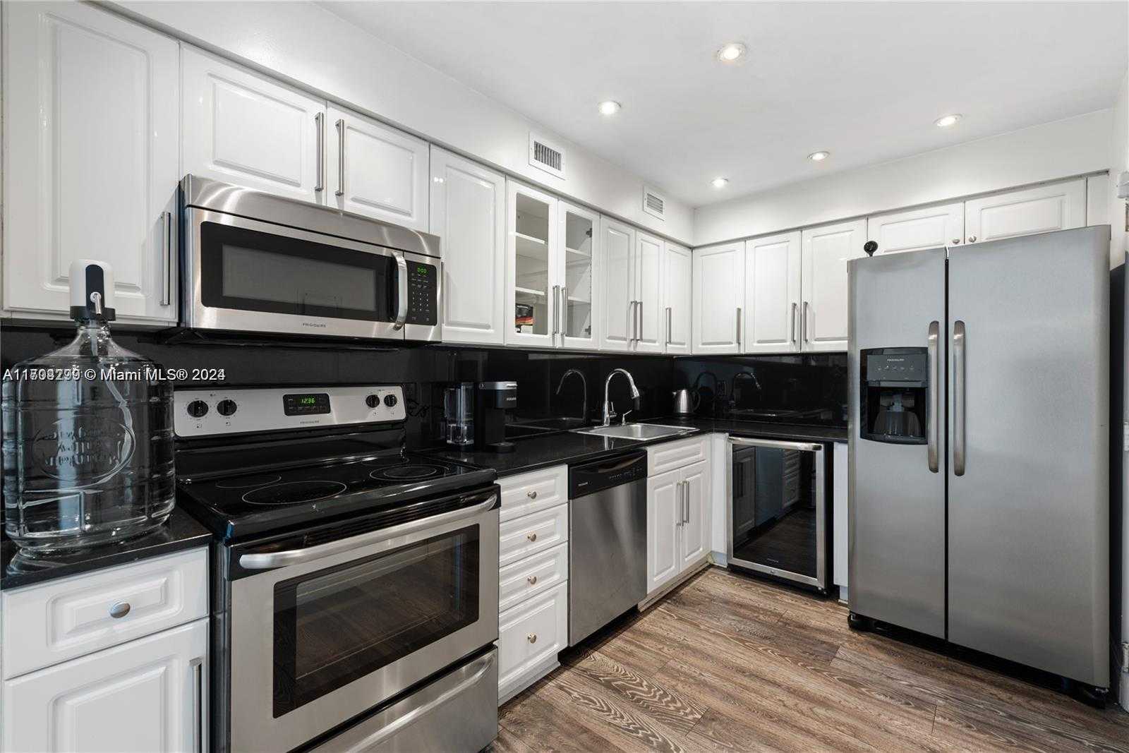 Small Image of 6770 INDIAN CREEK DR #1TSA, Miami Beach Number 17