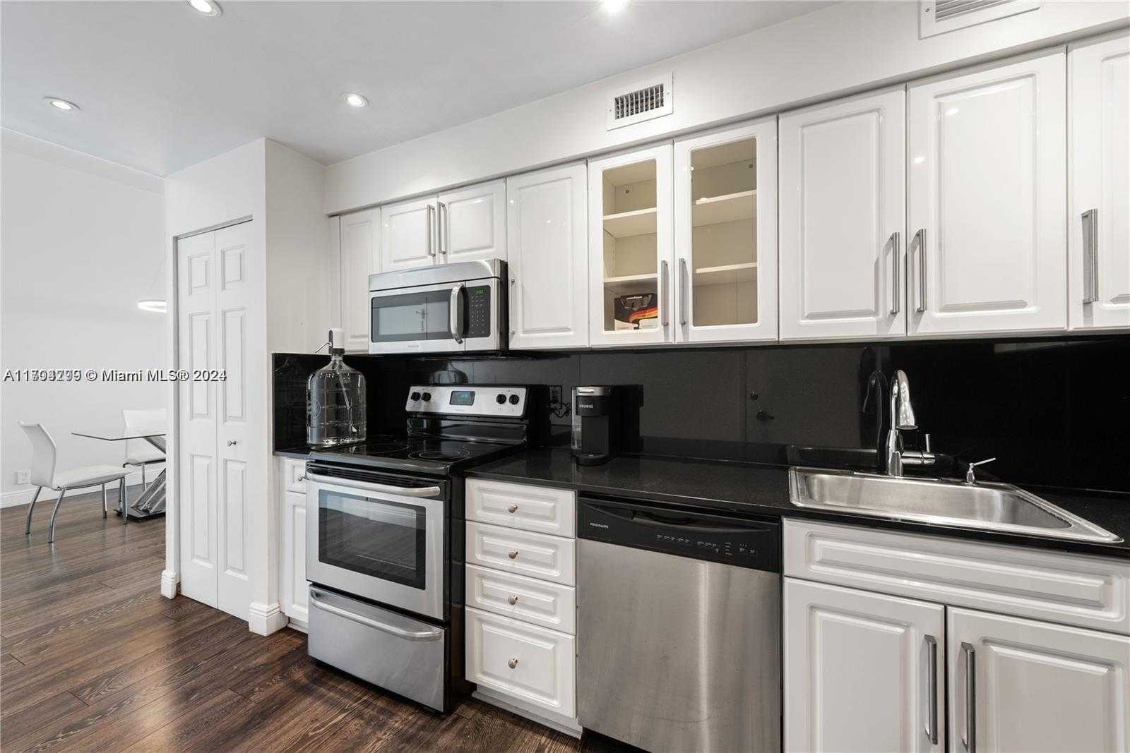 Small Image of 6770 INDIAN CREEK DR #1TSA, Miami Beach Number 18