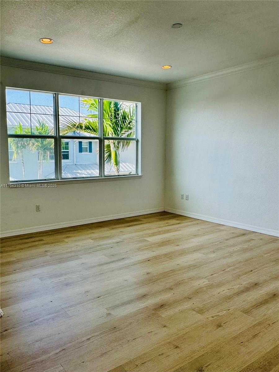 Small Image of 3956 POINCIANA LN, Hollywood Number 17