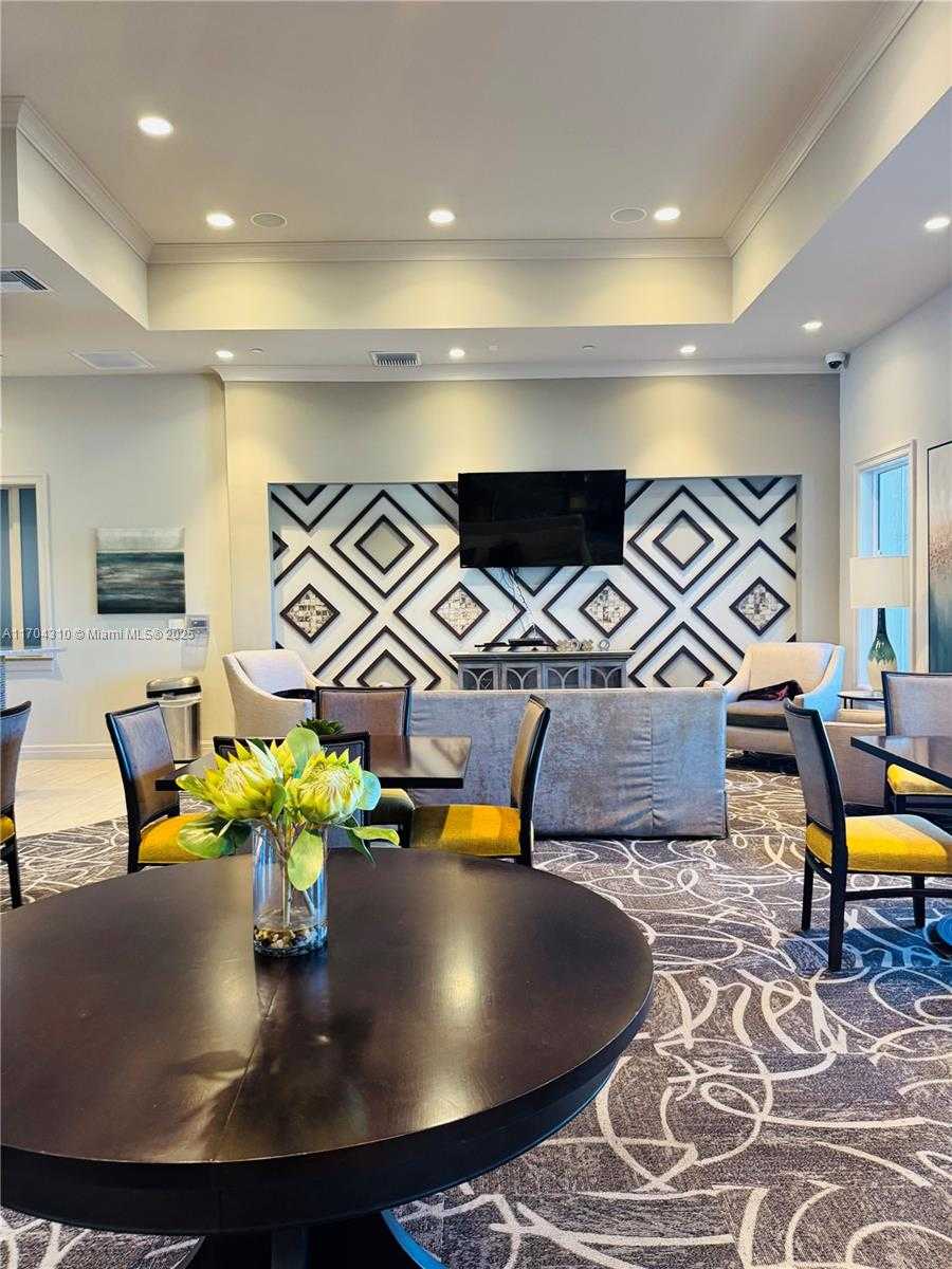 Small Image of 3956 POINCIANA LN, Hollywood Number 22