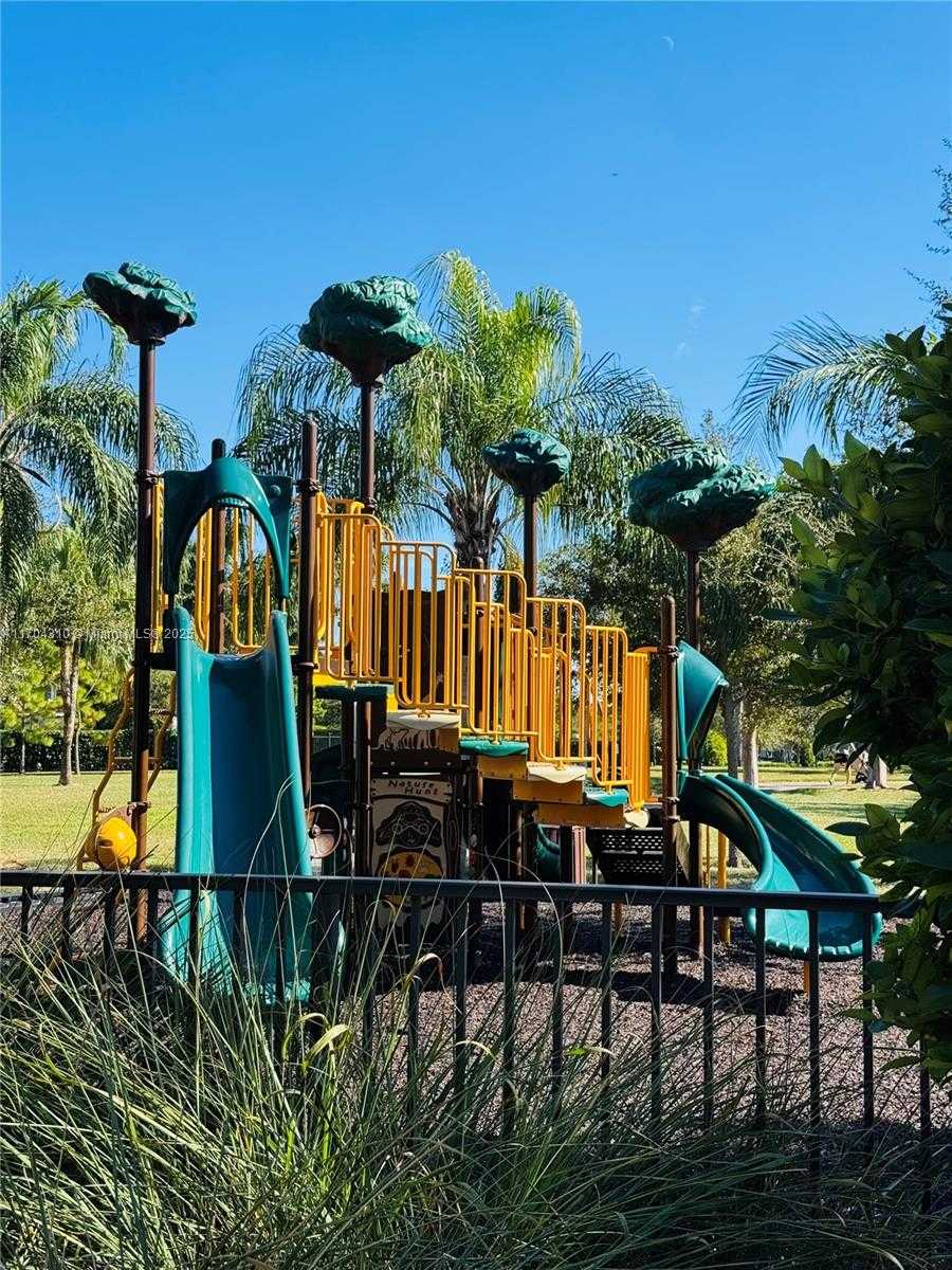 Small Image of 3956 POINCIANA LN, Hollywood Number 27