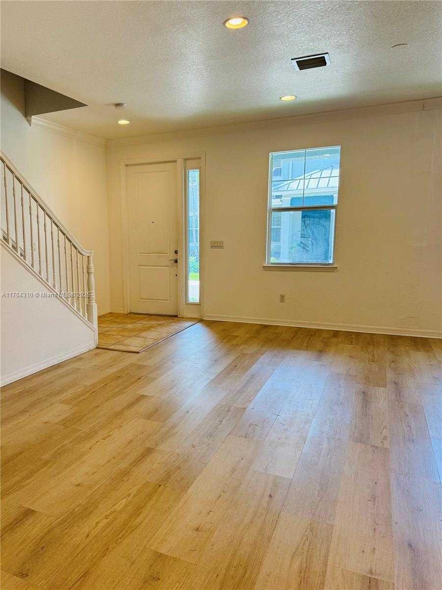 Small Image of 3956 POINCIANA LN, Hollywood Number 9