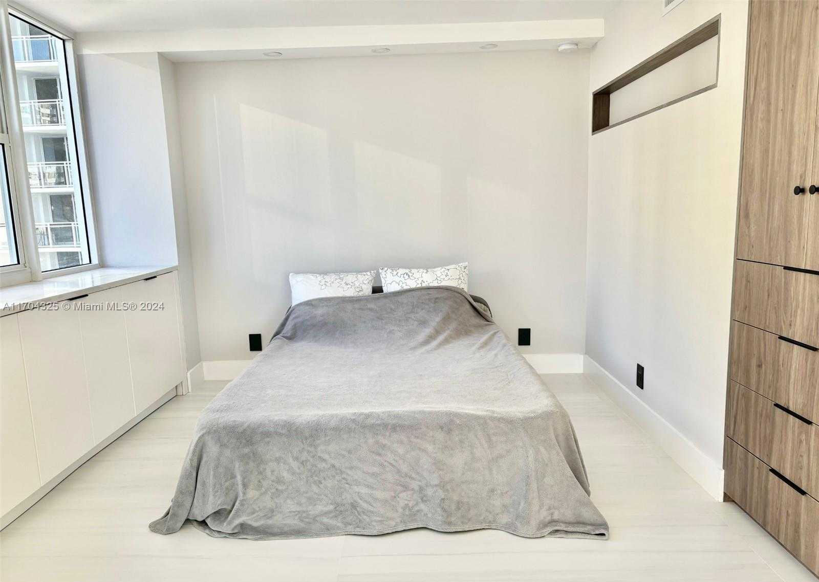 Small Image of 2030 SOUTH OCEAN DR #806, Hallandale Beach Number 16