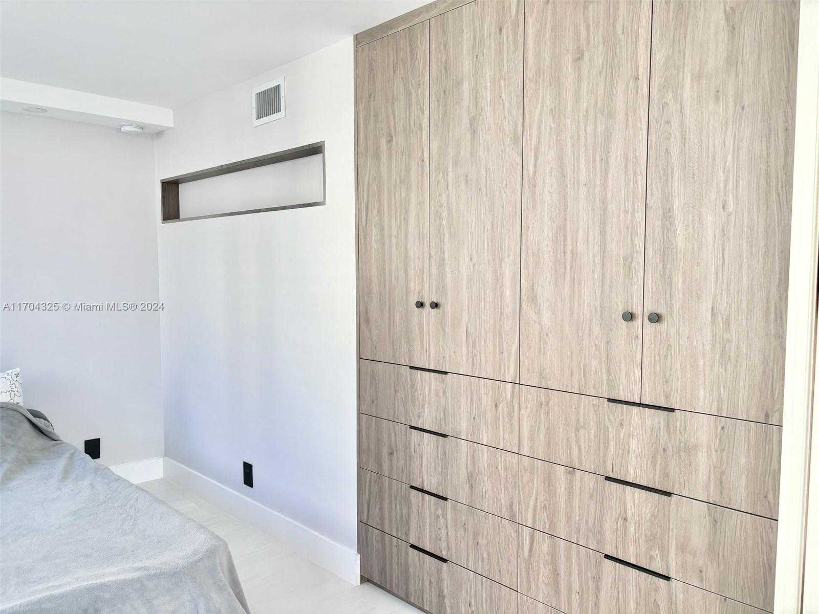 Small Image of 2030 SOUTH OCEAN DR #806, Hallandale Beach Number 18