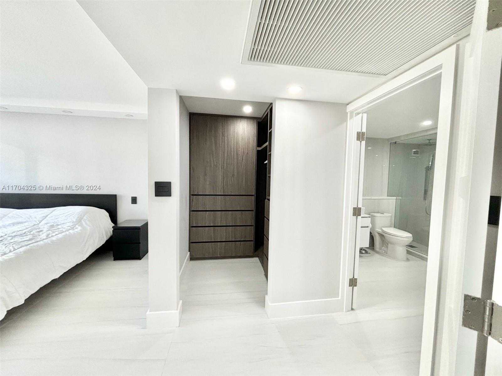 Small Image of 2030 SOUTH OCEAN DR #806, Hallandale Beach Number 21