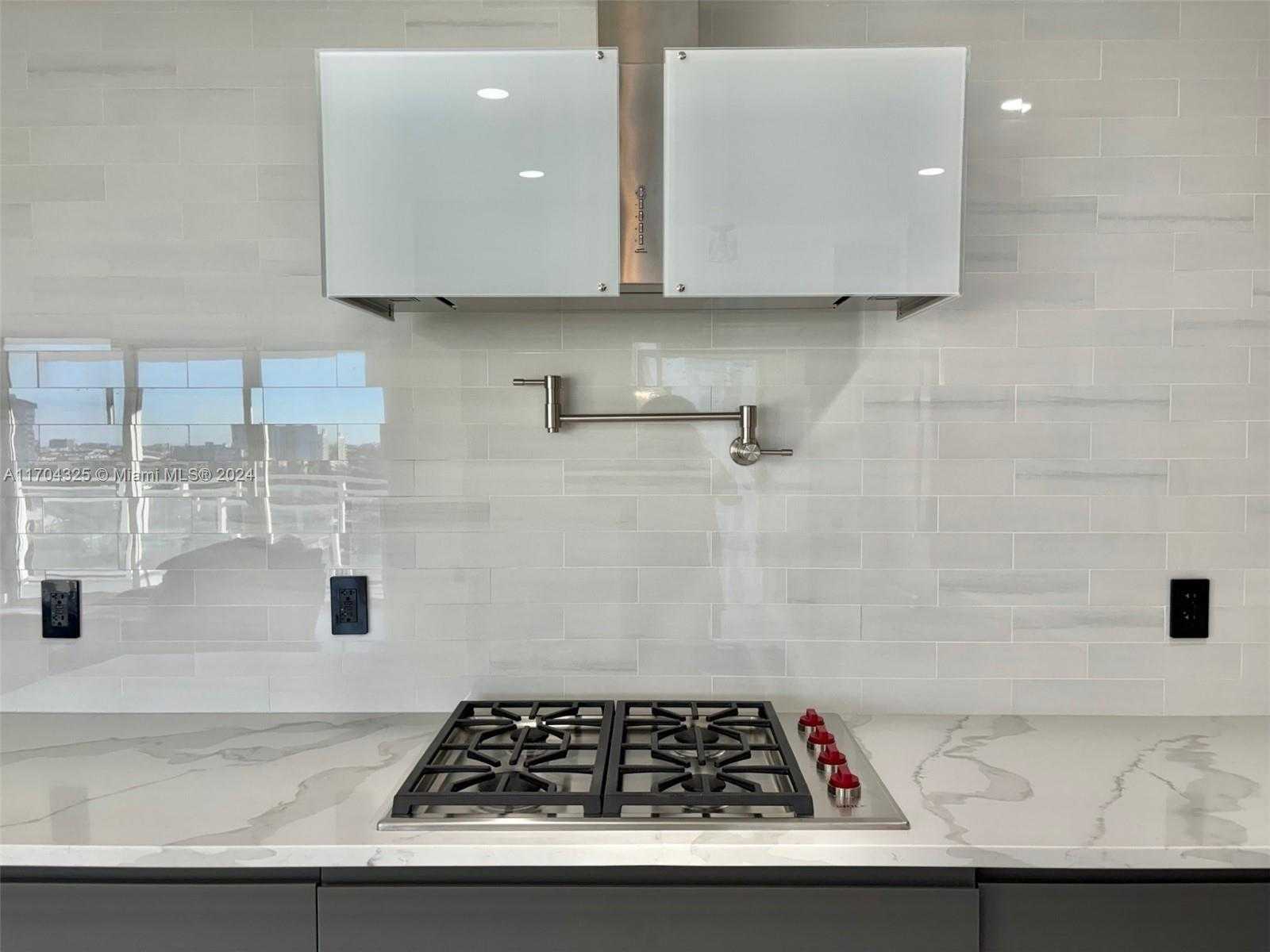 Small Image of 2030 SOUTH OCEAN DR #806, Hallandale Beach Number 5