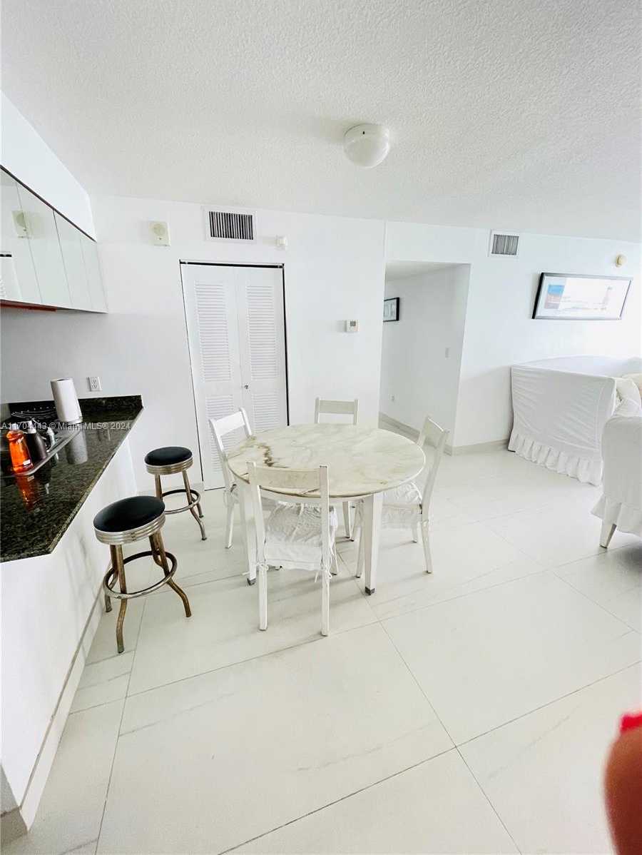 Small Image of 1200 BRICKELL BAY DR #4002, Miami Number 13