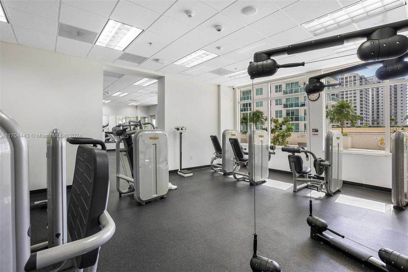 Small Image of 1200 BRICKELL BAY DR #4002, Miami Number 26