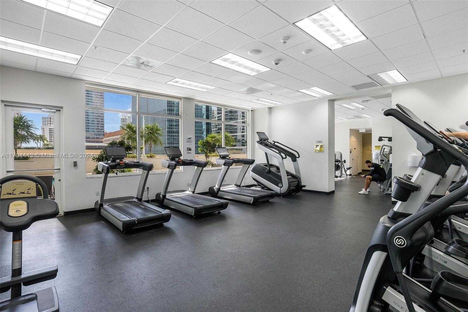 Small Image of 1200 BRICKELL BAY DR #4002, Miami Number 27