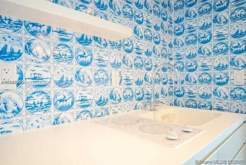 Small Image of 1100 WEST AVE #1120, Miami Beach Number 11