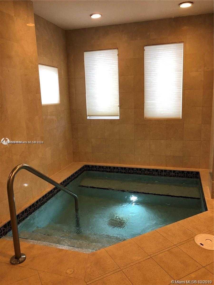 Small Image of 4775 COLLINS AVE #2702, Miami Beach Number 11