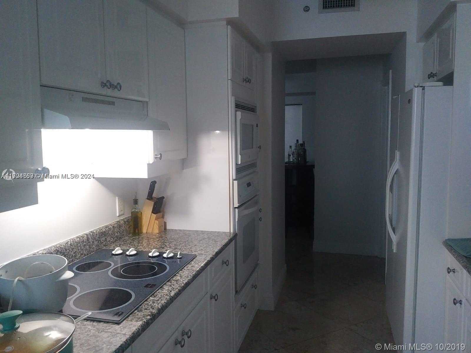 Small Image of 4775 COLLINS AVE #2702, Miami Beach Number 26