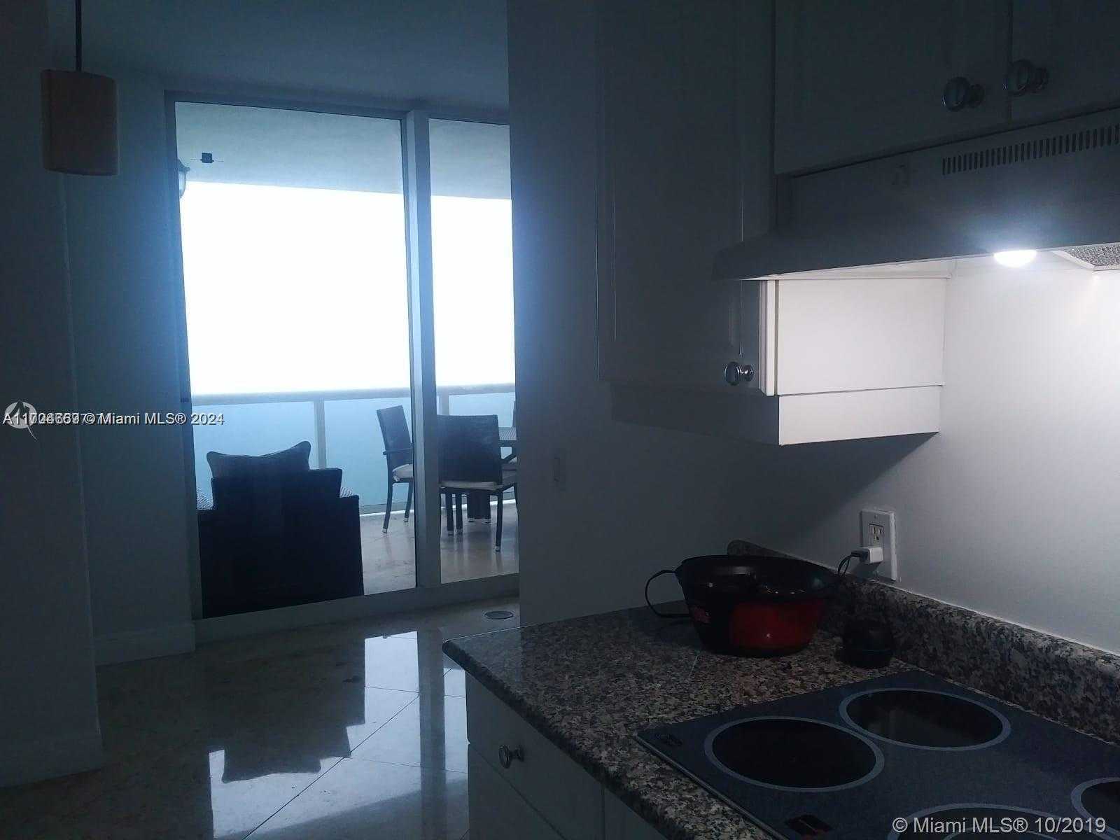 Small Image of 4775 COLLINS AVE #2702, Miami Beach Number 27