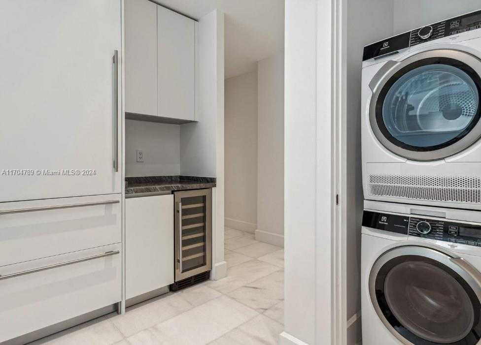 Small Image of 700 #2804, Miami Number 3