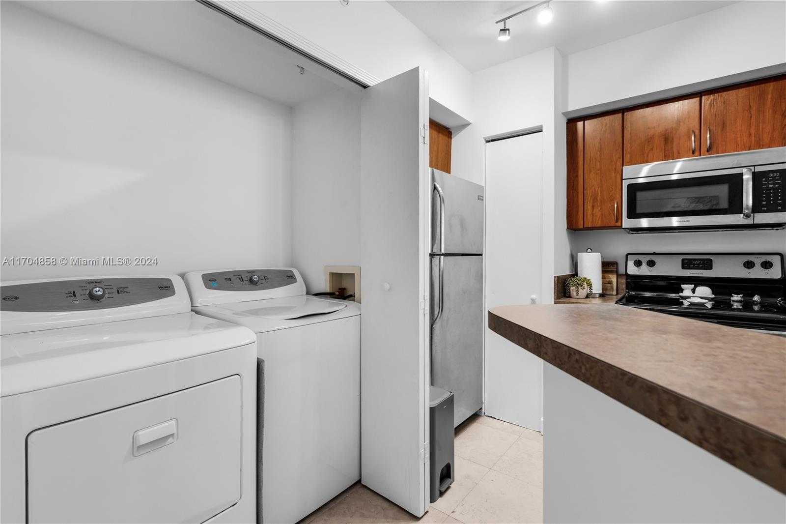 Small Image of 9201 COLLINS AVE #523, Surfside Number 30