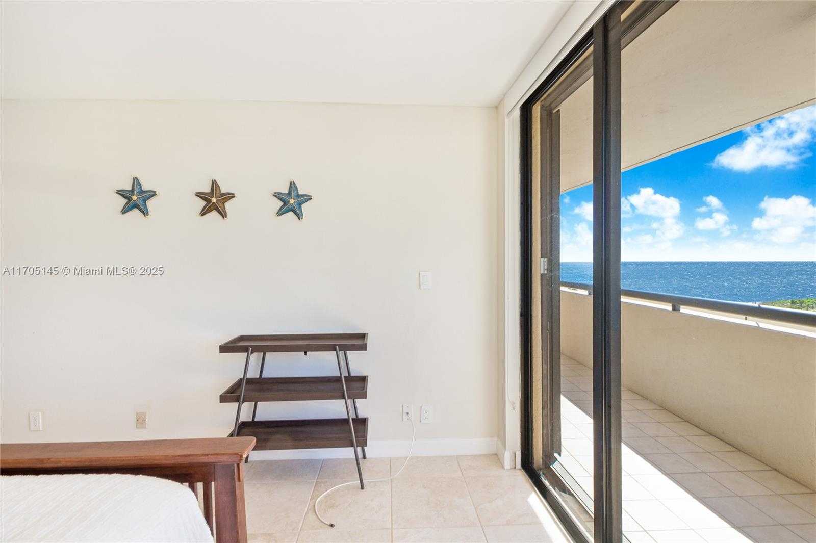 Small Image of 2555 COLLINS AVE #714, Miami Beach Number 11
