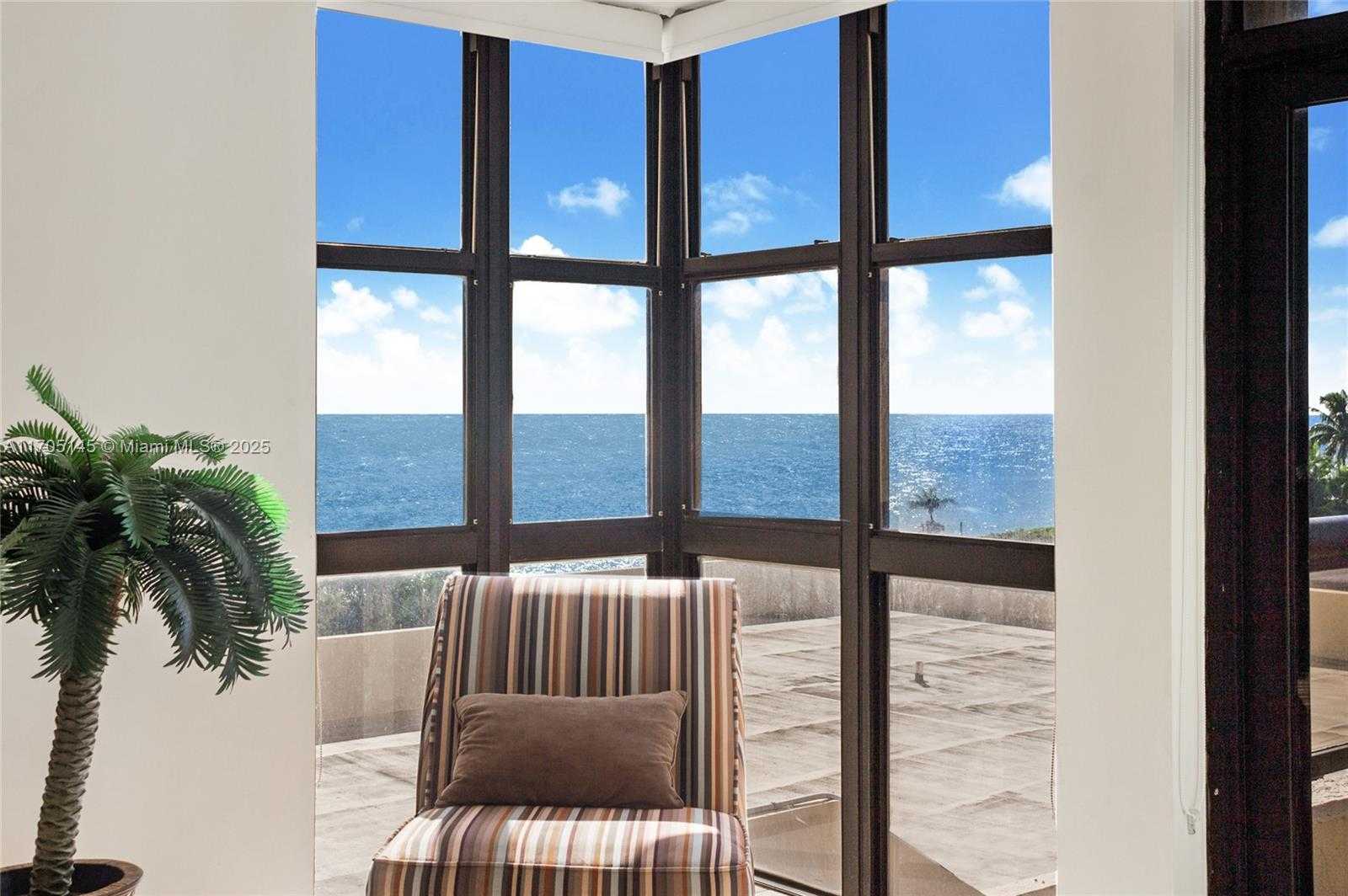 Small Image of 2555 COLLINS AVE #714, Miami Beach Number 2