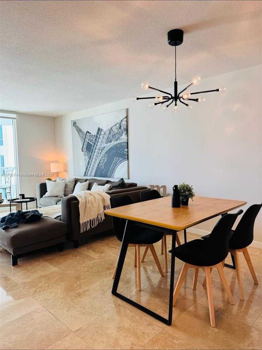 Small Image of 1200 BRICKELL BAY DR #3220, Miami Number 11
