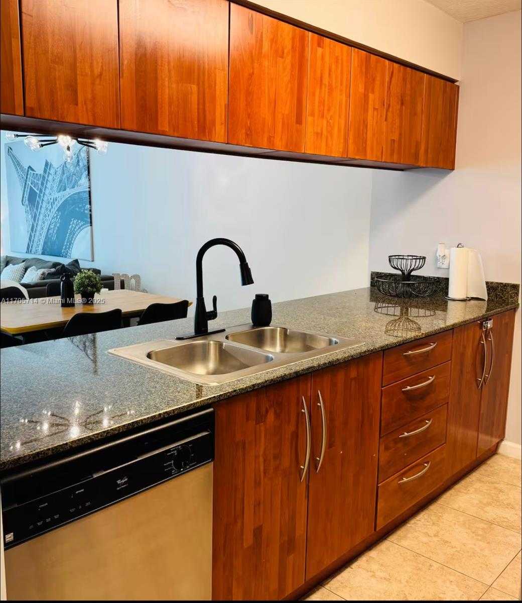 Small Image of 1200 BRICKELL BAY DR #3220, Miami Number 13
