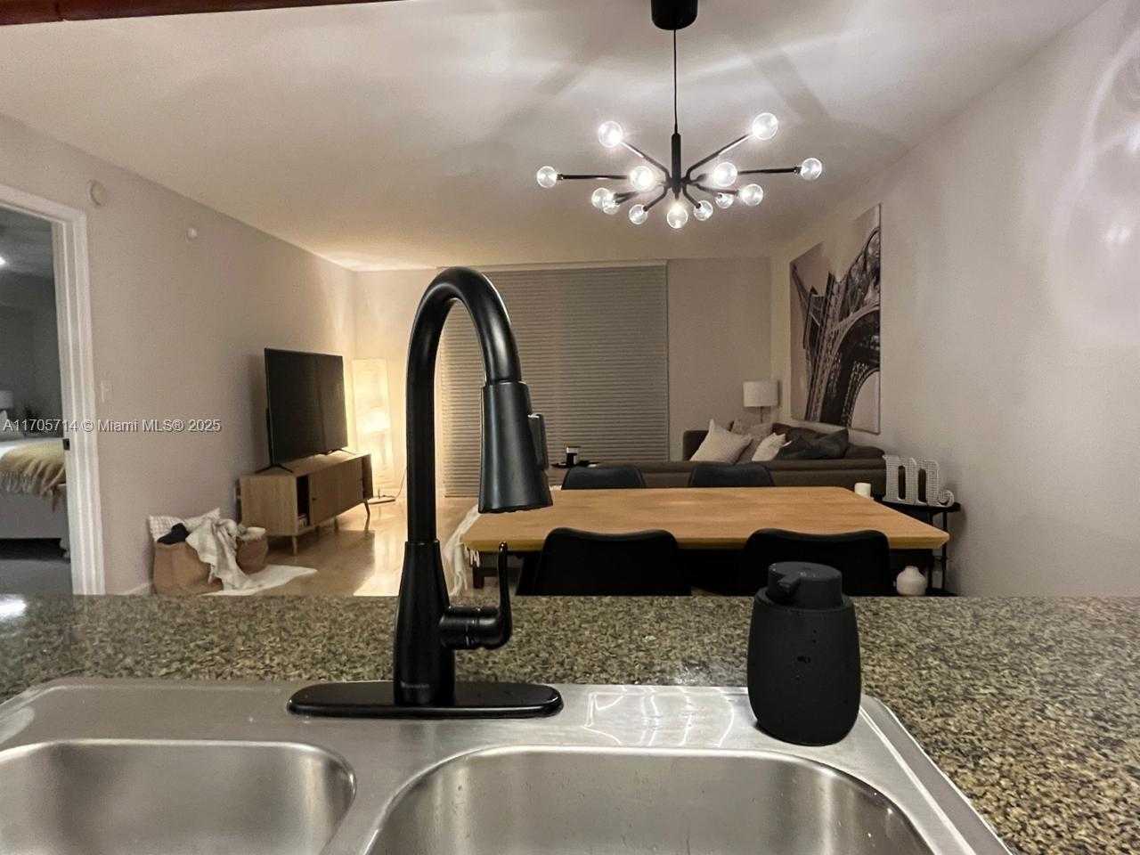 Small Image of 1200 BRICKELL BAY DR #3220, Miami Number 14