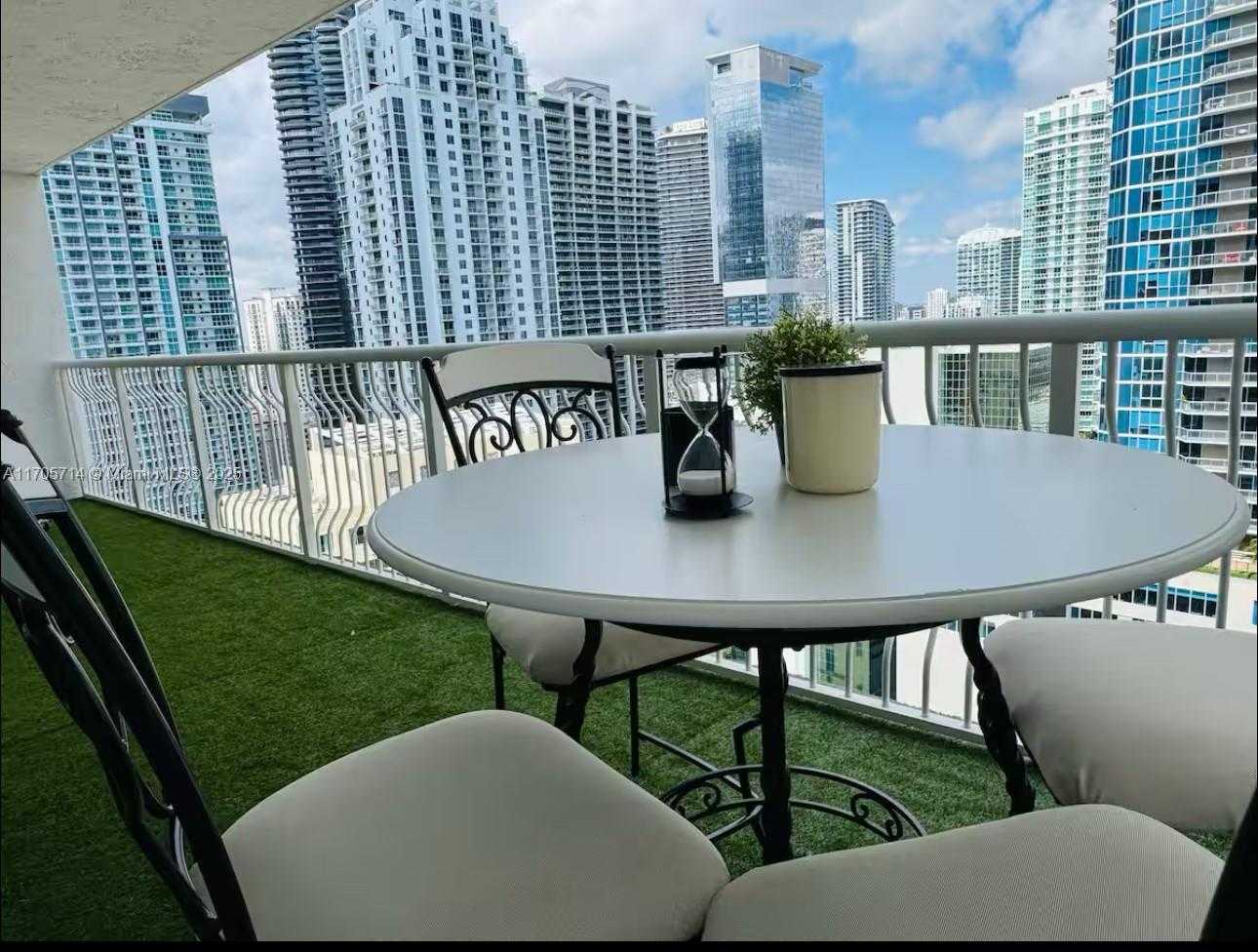 Small Image of 1200 BRICKELL BAY DR #3220, Miami Number 31
