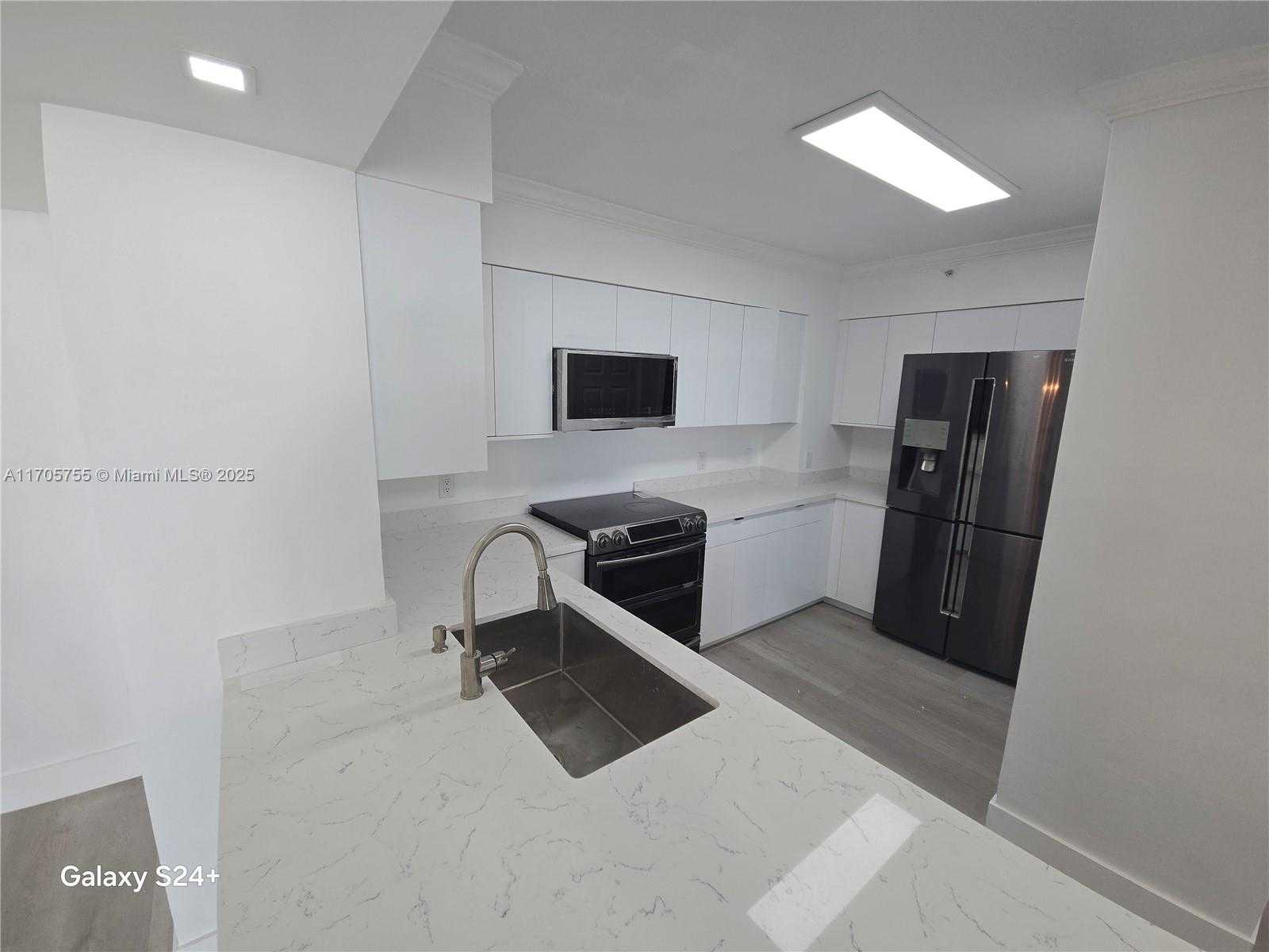 Small Image of 1155 BRICKELL BAY DR #3404, Miami Number 13