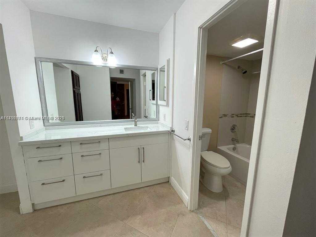 Small Image of 3701 NORTH COUNTRY CLUB DR #502, Aventura Number 15