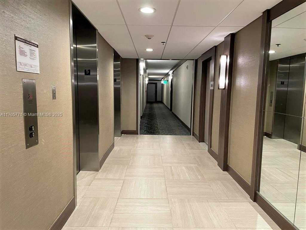 Small Image of 3701 NORTH COUNTRY CLUB DR #502, Aventura Number 17