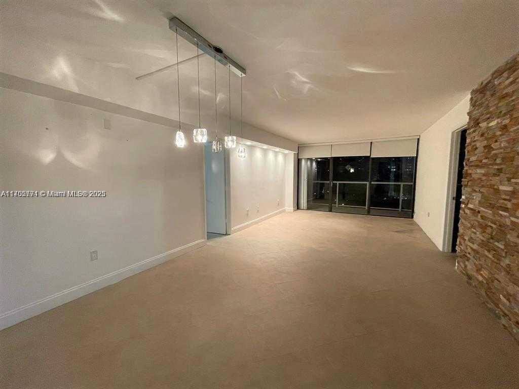 Small Image of 3701 NORTH COUNTRY CLUB DR #502, Aventura Number 3