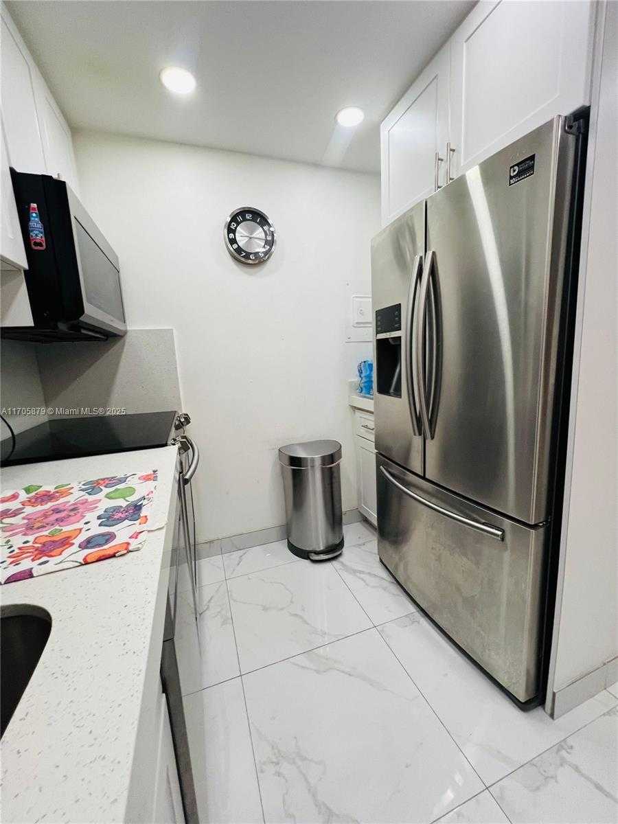 Small Image of 16909 NORTH BAY RD #112, Sunny Isles Beach Number 9