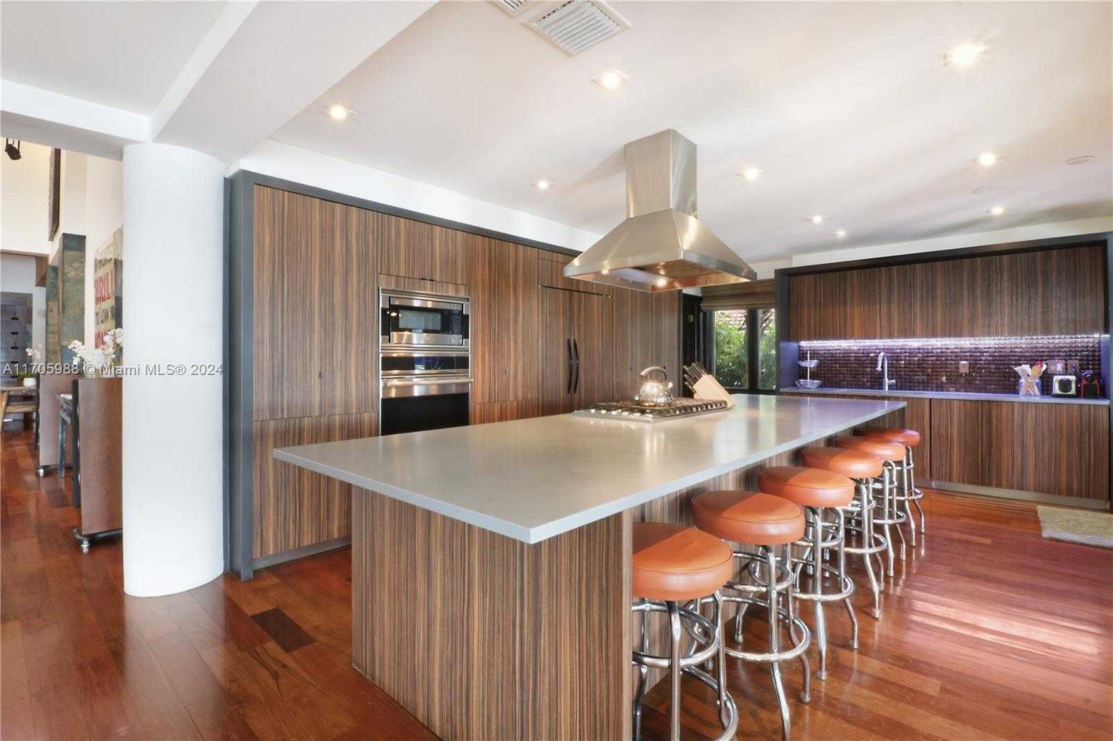 Small Image of 14 WEST SAN MARINO DR, Miami Beach Number 13