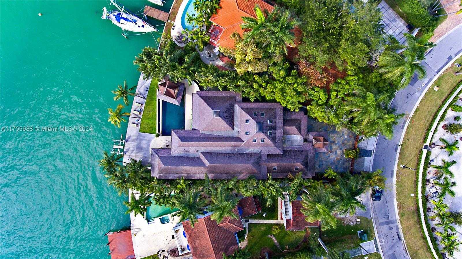 Small Image of 14 WEST SAN MARINO DR, Miami Beach Number 2