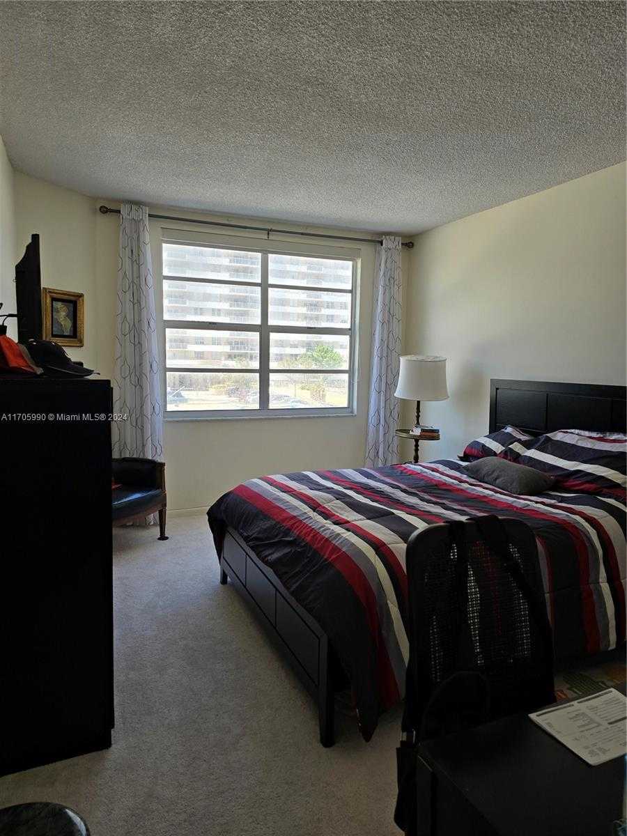 Small Image of 1980 SOUTH OCEAN DR #2B, Hallandale Beach Number 4