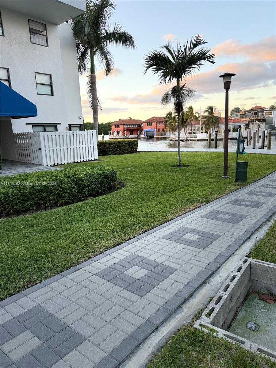 Small Image of 401 POINCIANA DR #1225, Sunny Isles Beach Number 12