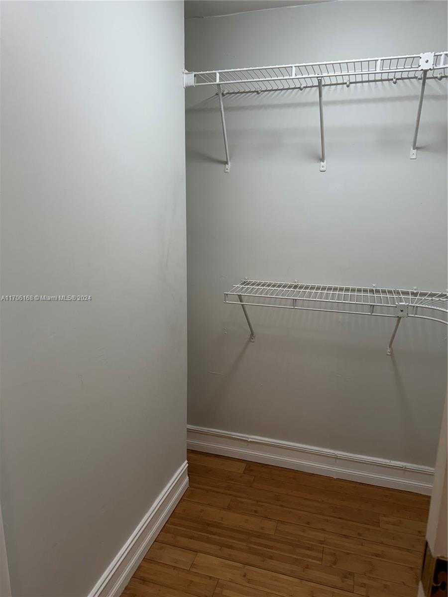 Small Image of 401 POINCIANA DR #1225, Sunny Isles Beach Number 14