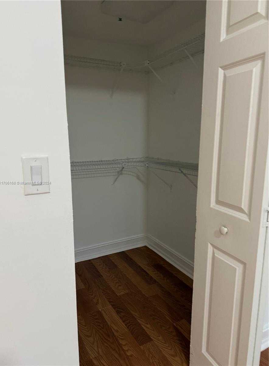 Small Image of 401 POINCIANA DR #1225, Sunny Isles Beach Number 18